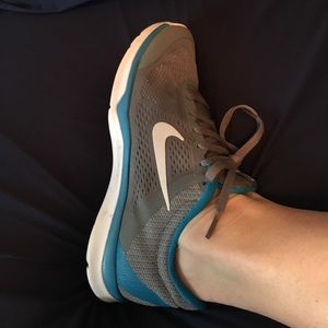 Nike Women's TR 5 Training Shoe Size 7